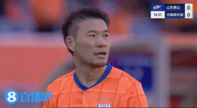 半场-十人泰山暂0-0河南 王大雷出击踢人染红克雷桑中柱